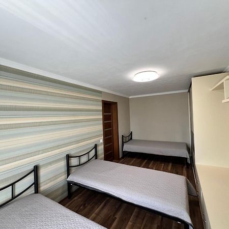 Hotel Seven à Vychneve Extérieur photo