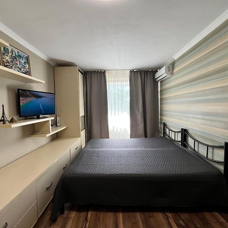 Hotel Seven à Vychneve Extérieur photo