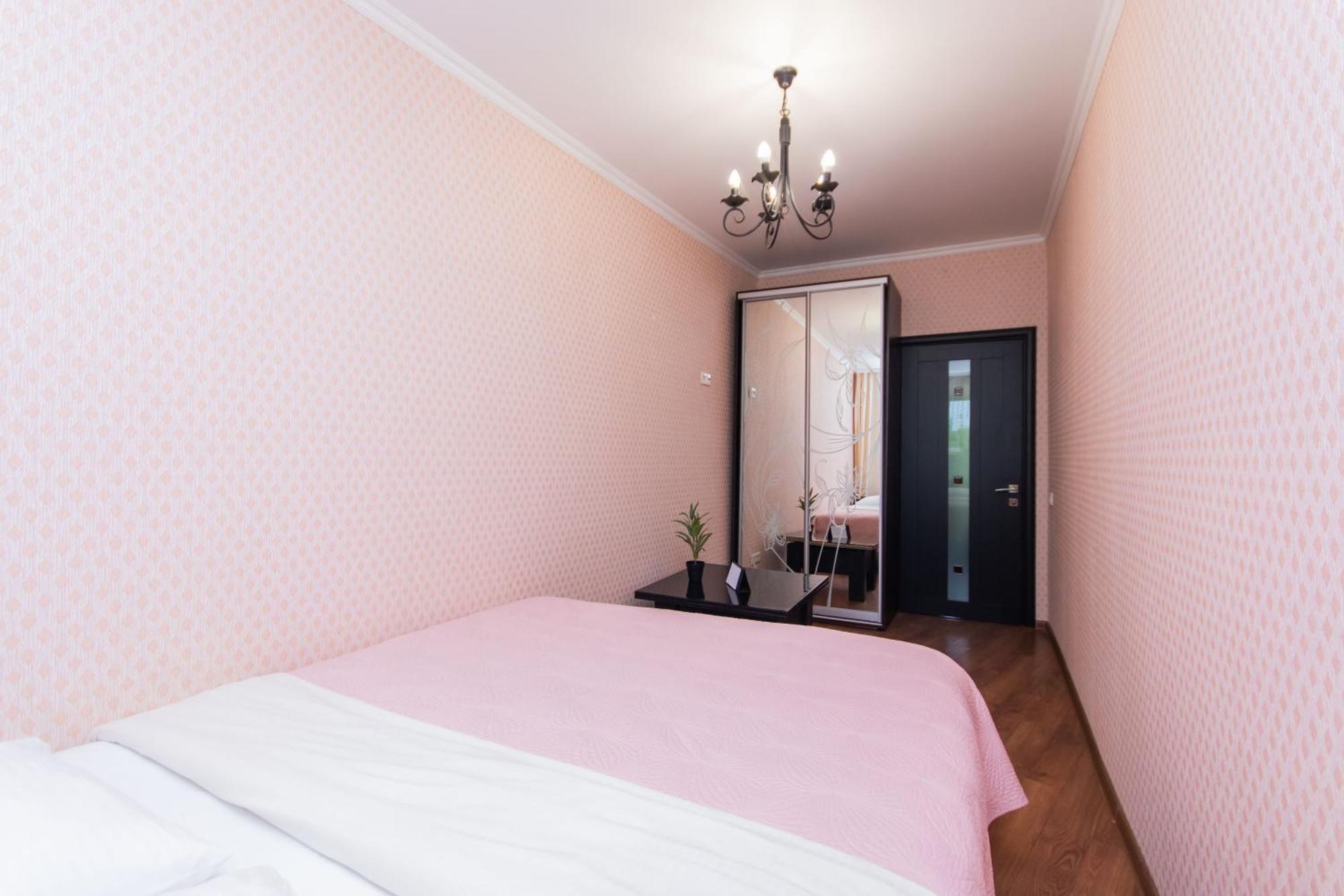 Hotel Seven à Vychneve Extérieur photo